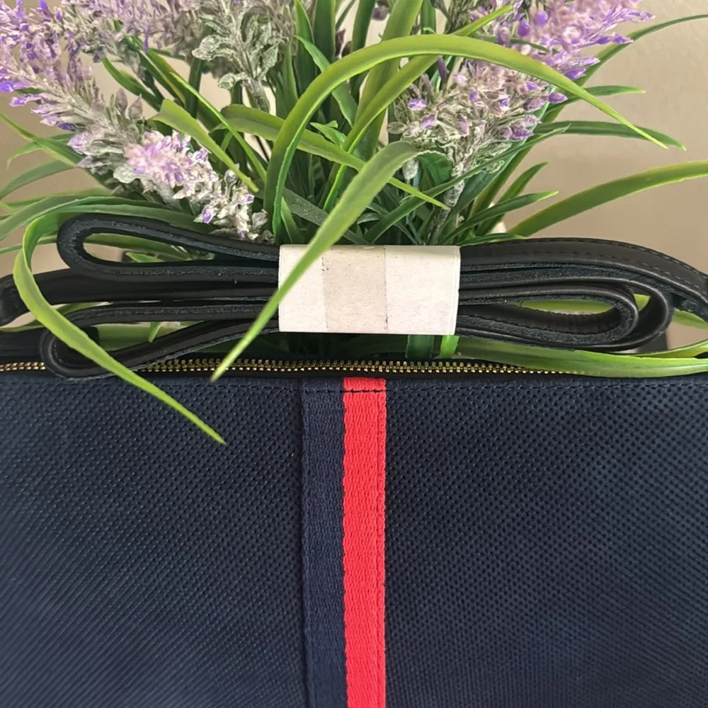 Clare V . sac Bretella Pertorated Suede Crossbody bag - Picture 11 of 16